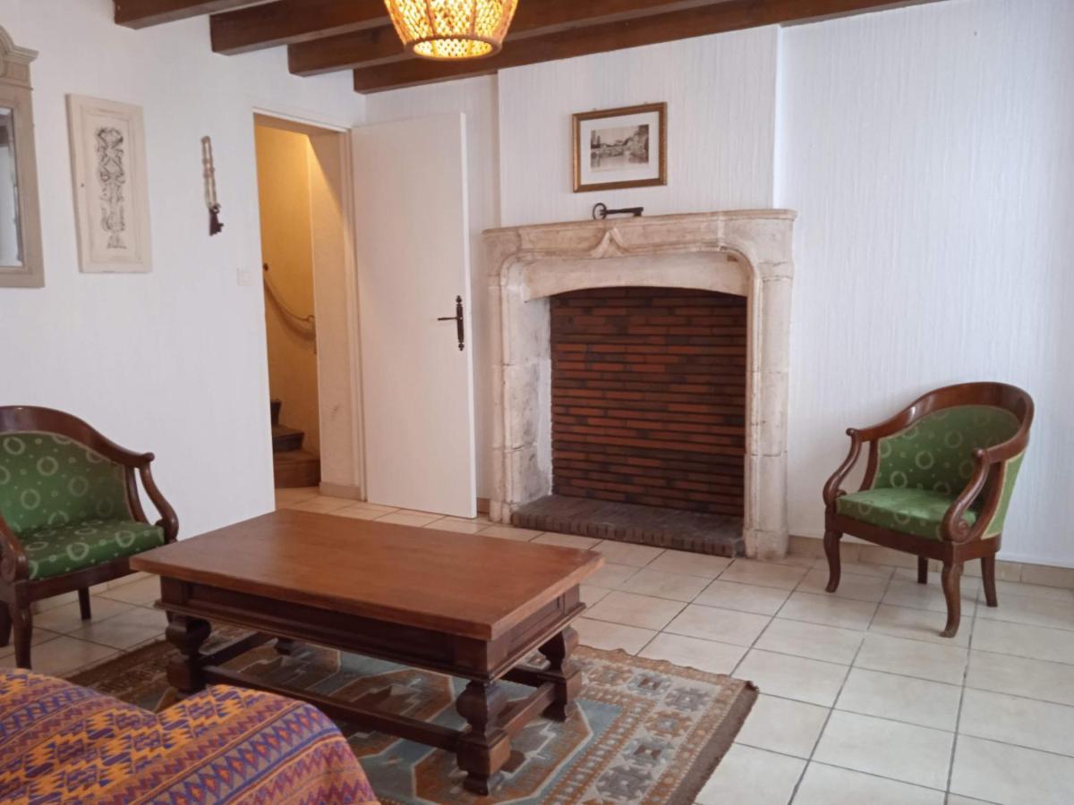 Charming Detached 2 Bedroom Ancient House In Medieval Quarter Of A Small Town In The Pays De La Loire, France Sillé-le-Guillaume Kültér fotó