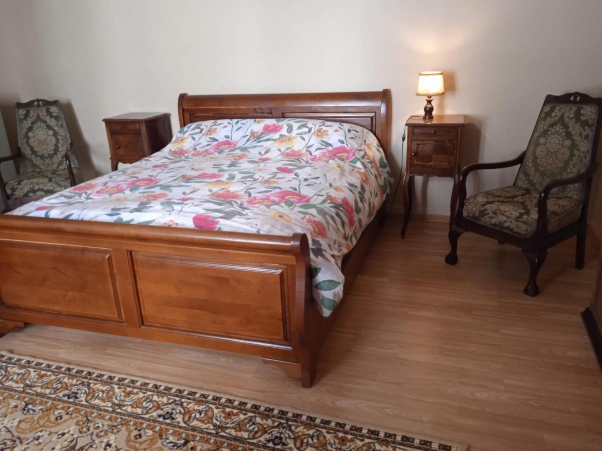 Charming Detached 2 Bedroom Ancient House In Medieval Quarter Of A Small Town In The Pays De La Loire, France Sillé-le-Guillaume Kültér fotó